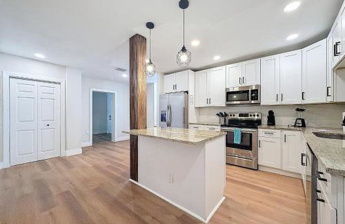 Newly Renovated | Minutes to Riverwalk & Beaches | Tampa Heights - Foto 34