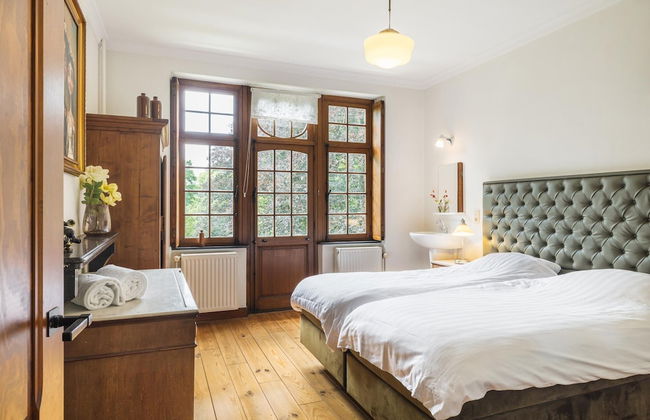 Beautiful Castle in Spa wit Garden - Photo 3