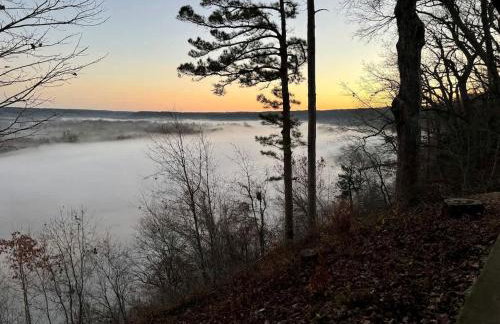 Secluded Riverfront Cabin with Bluff Views, Gated Privacy & Scenic Trail Access in Tahlequah, Oklahoma - Foto 52