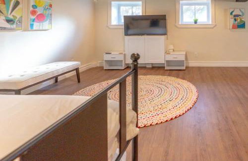 Tower Grove Park 4BR Home with Garage ABODEbucks - Photo 29