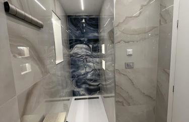 HelaMoni, New 5 Star 2 Person apartments with pool - Foto 16