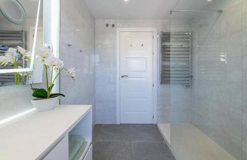 The Penthouse Panorama Exclusive Seafront Estate - Photo 19