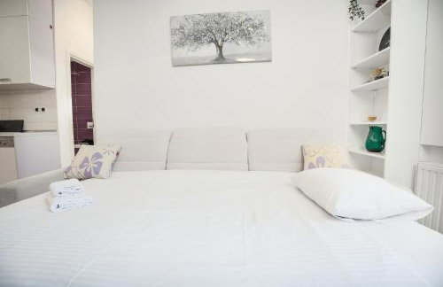BlueDahlia Apartment - 4-min Walk to Main Station - Zagreb Donji grad - Photo 7