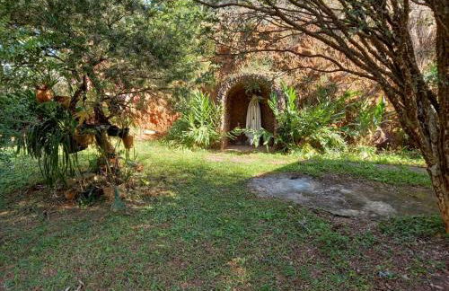 Casa de campo serrana, alegre e com piscina - Foto 8