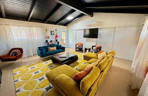 Mid-Century Modern Home w/Pool & Hot Tub - Foto 21