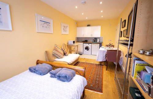 London VEGETARIAN Smoke & Pet Free En-suite with EV parking - Foto 27