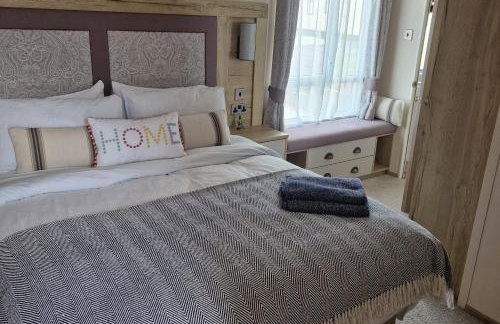 SeaView Sleeps 4to6 Pet friendly Parking - Photo 27