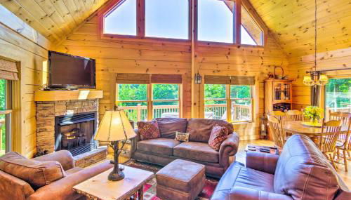 Blue Ridge Mountain Gem with Deck and Community Perks - Foto 4