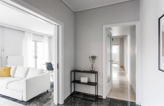 Spacious & Airy 1 Bedroom Apartment near HELEXPO - Foto 12