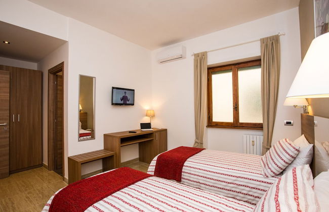 Trastevere's Friends - Photo 20