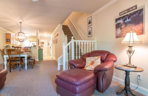 Riverfront home within walking distance of Helen - Foto 2