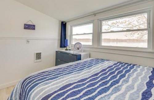 Lakefront Gem with Watercrafts and Dock in Coldwater! - Foto 17