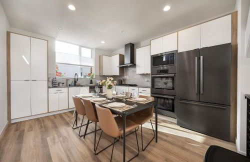 2022 Modern 3BR Tesla Charger City Views - Foto 4