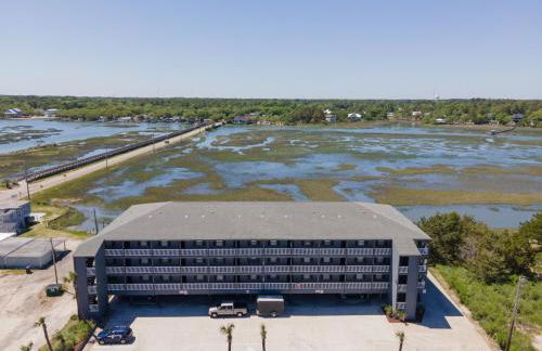 Bella Vista: Marshfront Condo 1 Block To The Beach. Pool & Hot Tub-1st Floor - Photo 14