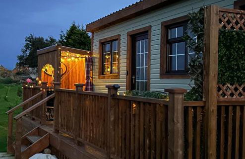 Cuddles & Bubbles Cozy Cabin with jacuzzi spa hot tub - Foto 28