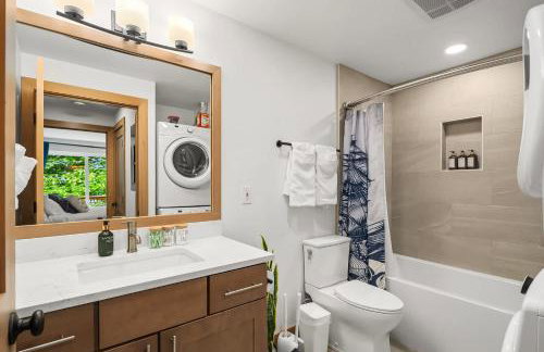 Luxury 6 BR Mansion w Water Views & Walk to Beach - Foto 43