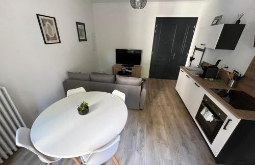 La Cour du Prince - F2 Centre-ville avec cour - Foto 6