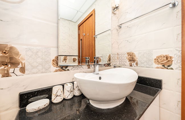 Luxury StayCation - Al Jawhara Tower Studio Apt in the Heart of Dubai - Photo 22