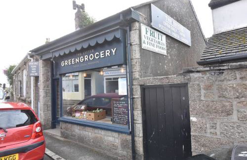 Family House - Breath Taking Views Over Mounts Bay - Photo 47