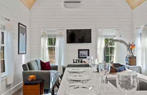 Cozy Family Luray Cabin w Fire Pit Grill WiFi & More - Photo 8