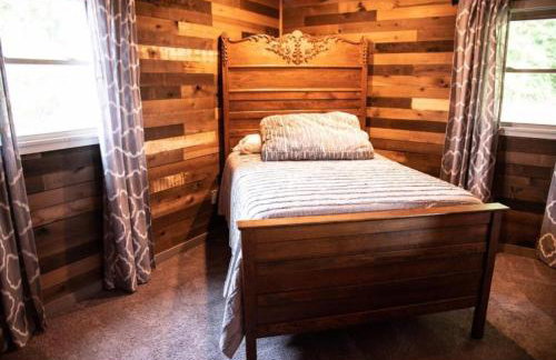 Southern Comfort Retreat with a private hot tub - Foto 11