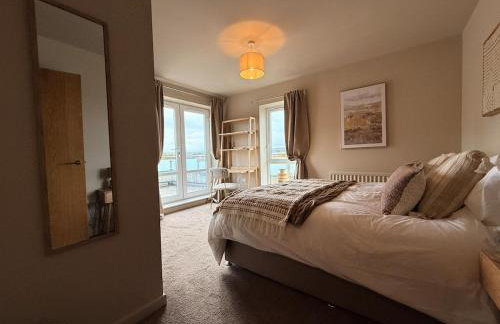 Luxury 2bed Sleeps 4 Flat Nr White Rose w Free Parking, Desks and Fast WiFi - Foto 2