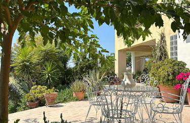 Comfortable Home - Photo 19