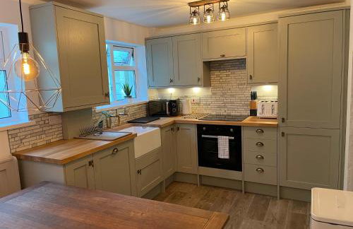 Buttercup Cottage, located in the gateway to Eden! - Photo 5