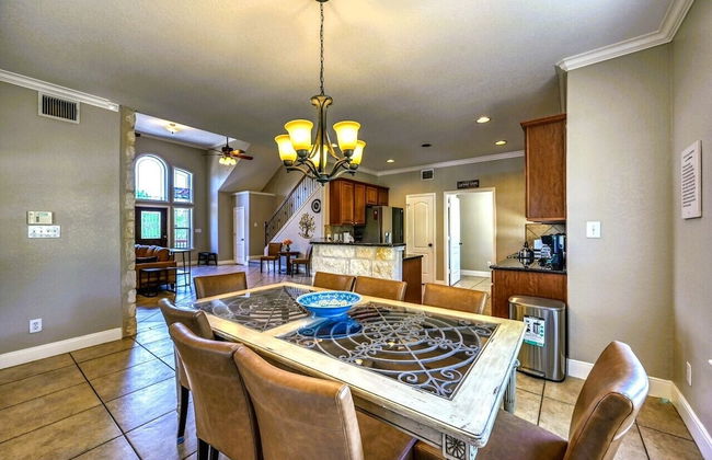 Luxury Home! - Pool - Fire Pit - Near Canyon Lake! - Foto 12