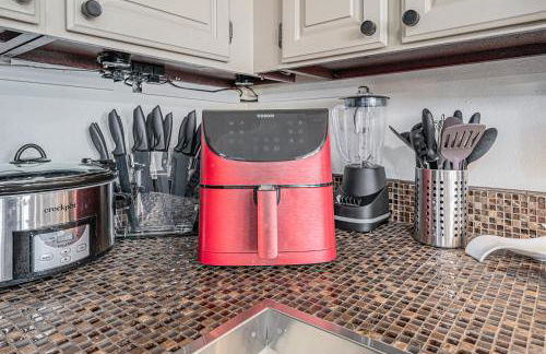 All-In-One Retreat Spa, Gym, Fun Room & Location! - Foto 10