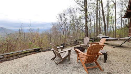 Red Roof-Cozy Cabin with Great Views, Hot Tub and near Bryson City - Foto 4