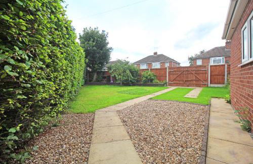 Queens Road - Luxury Spacious Home in Chester - Photo 10