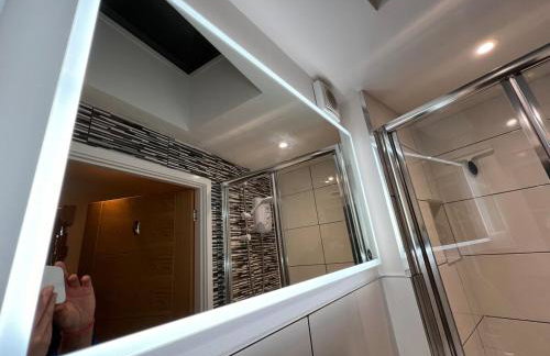 Luxury Apartment nr Broadway with Private Parking! - Foto 10