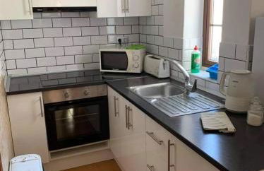 Lovely newly refurbished 1 Bedroom Flat Minutes From Sandy Beach,private terrace - Photo 7