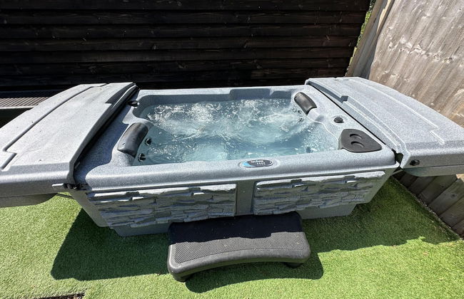 Luxury Glamping Pod With Hot Tub, fee Applies - Photo 15