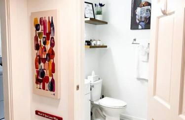 Vineyard Cottage-Pet Friendly & Walk to Oaklawn! - Foto 40