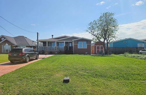 Huge 3k SQ FT Waterfront Home - Photo 12