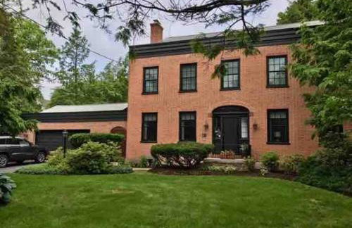 The Historic Jesse Buel Farmhouse w Heated Pool - Foto 3