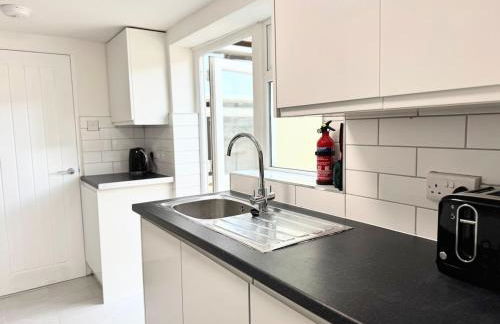 Entire 5 Bed New Home - Southampton Centre - 4BDRM - Foto 21