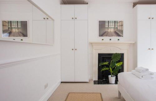 Stylish & Modern 3 Bed Flat in NW London With Garden - Foto 36