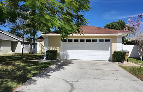 Lakeside Pool Home, Games close to Disney & Malls - Foto 5