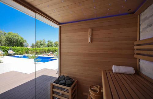 Villa Pino with Pool, Sauna & Jacuzzi - Foto 8