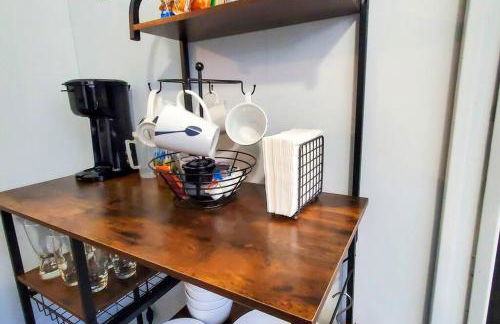 Cozy Bungalow 10 Min to DTWN CLE - Foto 2