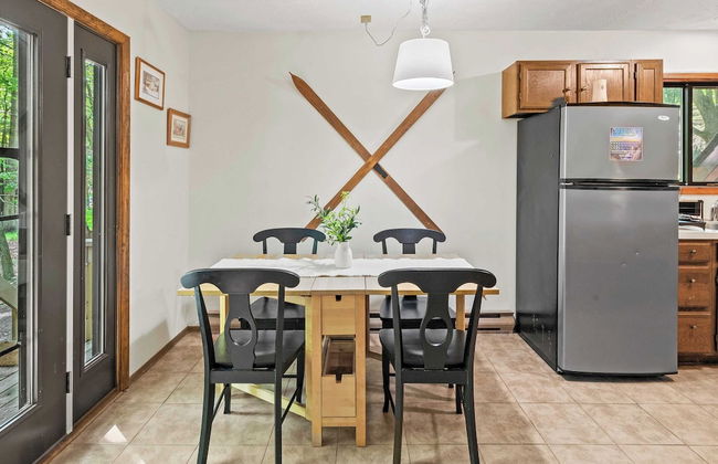 Hygge Home by Avantstay Deck for Outdoor Living, Fire Pit, Game Table - Photo 6