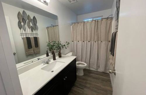 New,and Modern Home close to the strip - Foto 6