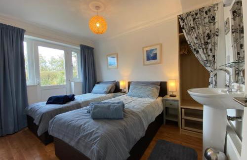 BAYVIEW self-catering coastal bungalow in rural West Wight - Photo 9