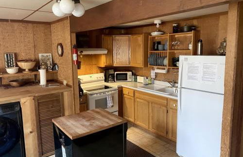 Rustic Cabin Rental near Hoodoo Ski Area and the Deschutes River in Sisters, Oregon - Foto 5