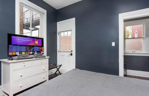 Flats on Front - Riverfront Gem Fast Wi-Fi 2F - Foto 11