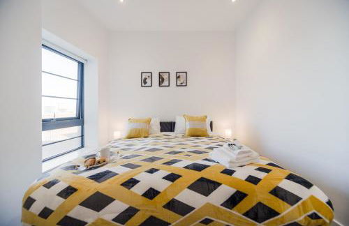 2 bed O2-Canary Wharf-Excel- in 30 mins London boat ride - 30 Mins Contractors-Families-Corporate people- Wifi 500mb-Flex CheckIn-Shops-Train Station - Foto 6