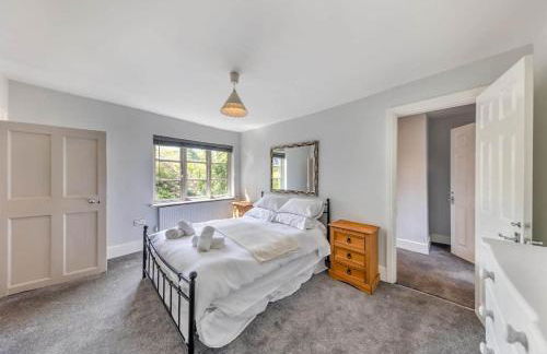 Luxury Country Escape with Hot Tub perfect for Friends and Families - Photo 14